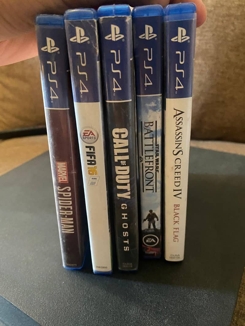 PS4 pro 1TB with controller 2