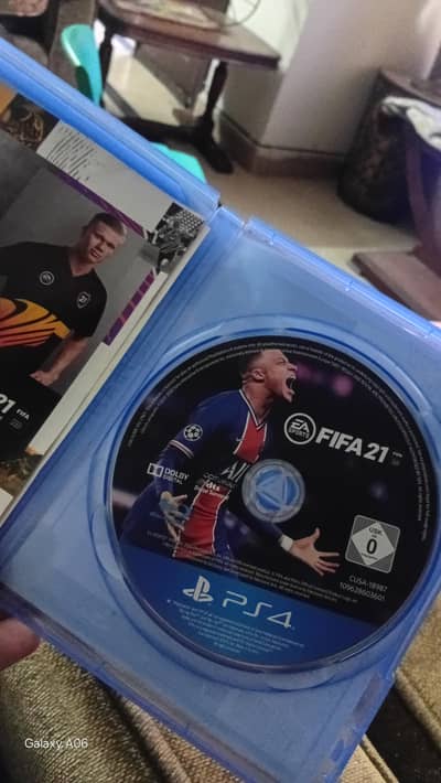 PS4 FIFA 21 excellent condition with box