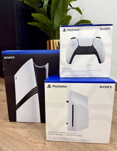 PS5 Pro 2TB + Disc Drive | 2 Controllers | Complete Box | 10/10
