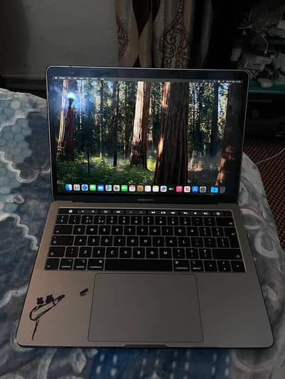 Macboob Pro 2019 (touch bar)