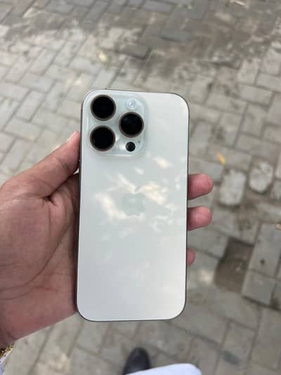 iPhone 16 pro FACTORY UNLOCK. 128 Gb