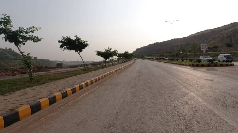 Near Main Link Road South Face Solid Plot 5