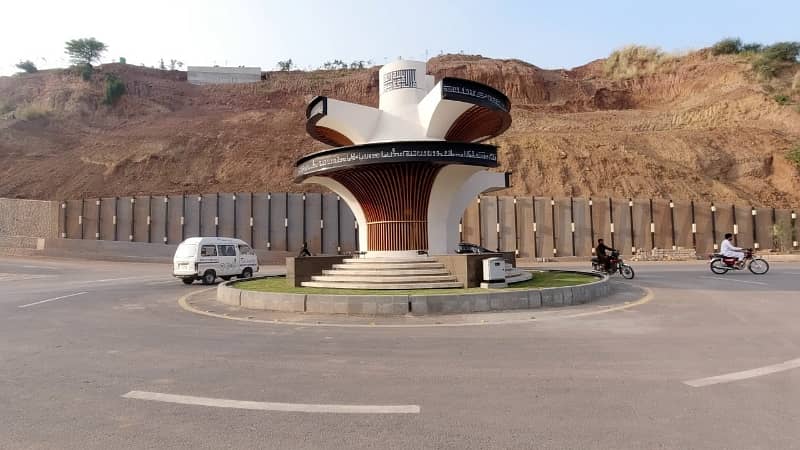 Near Main Link Road South Face Solid Plot 8