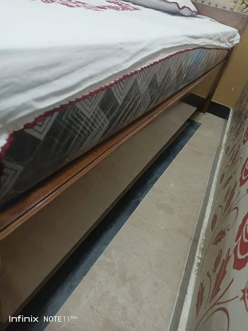 bed two site table 5