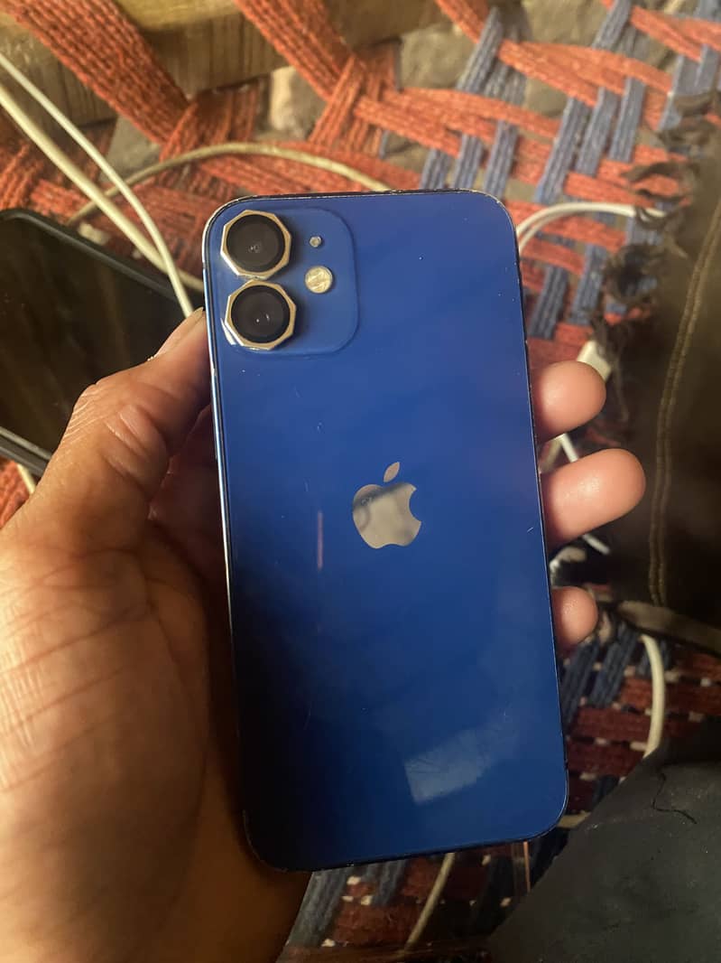 iPhone 12 mini 0
