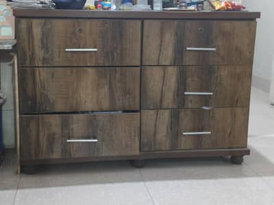 6-Drawer Dresser for Sale – Good Condition