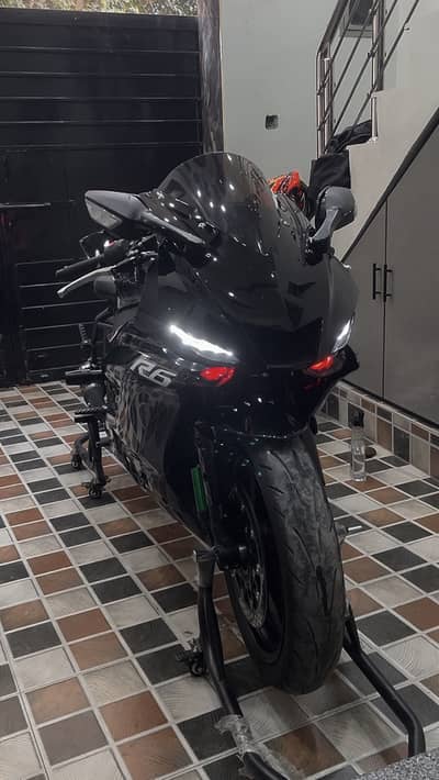 Yamaha r6 500cc Master Replica
