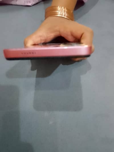 sego note 80( 4+8 / 128 gb) vith box and charger