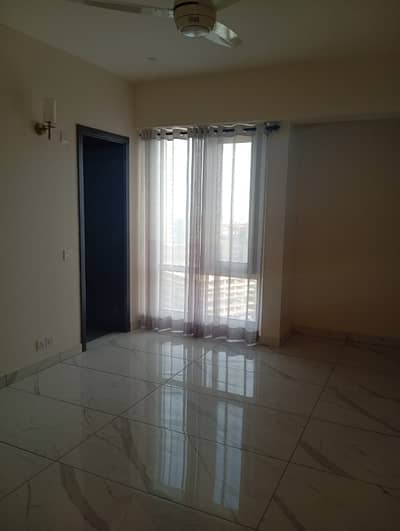 Chappal Skymark, 3 bed DD, Prime Location Apartment For Sale