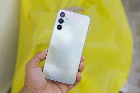 Samsung A24, 10/10 Condition, with Box