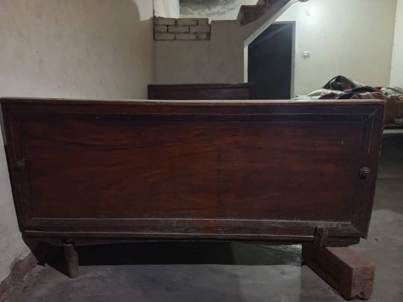 Old single bed 2