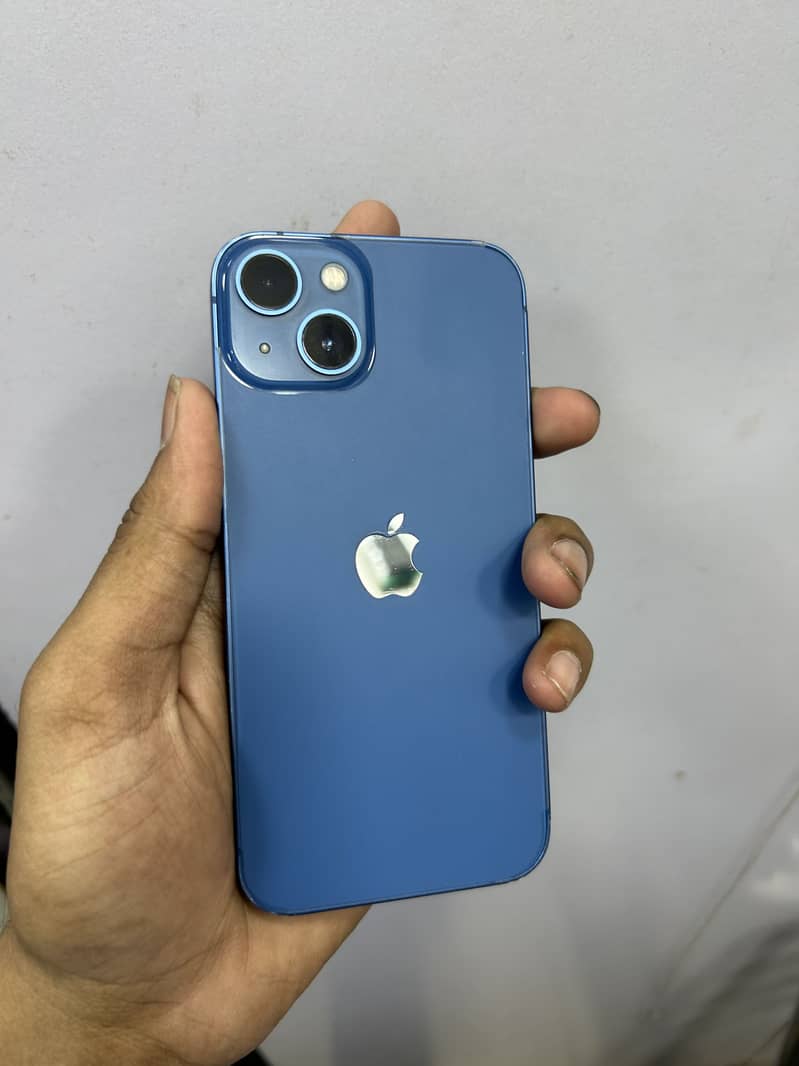 iPhone 13 0