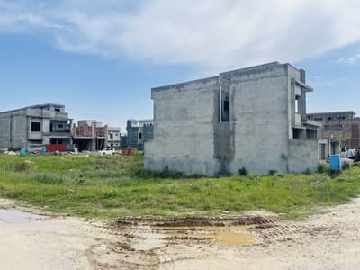 7 Marla Residential Plot Urgent For Sale Mumtaz City, Corner Plot