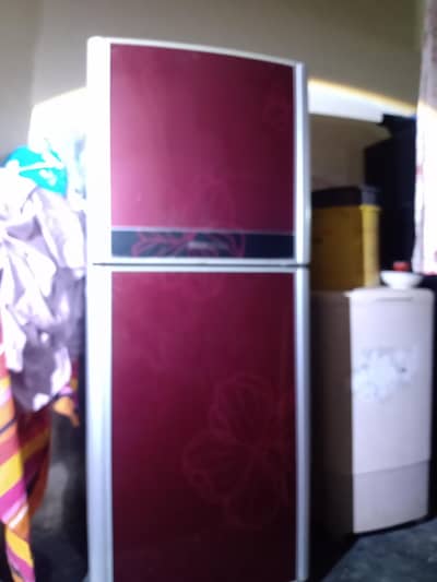 sale orient referegerator. workimg condition. eik dafa gas dalwai thi.