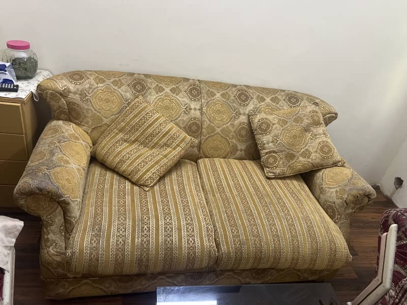 Used sofas in good condition 1