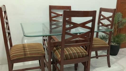 4 seater dining table