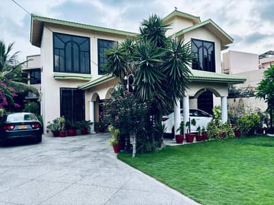 1000yard bungalow Portion available for rent dha Phase 8 Khyaban-e-Qasim