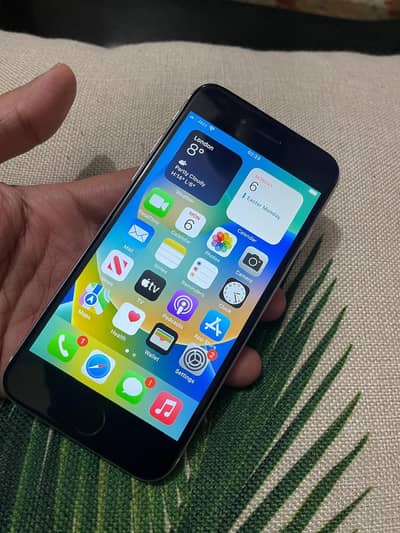 iphone SE 64 PTA approved urgent sale