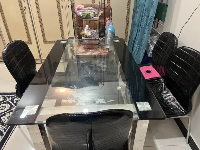 Black Dinning table 0