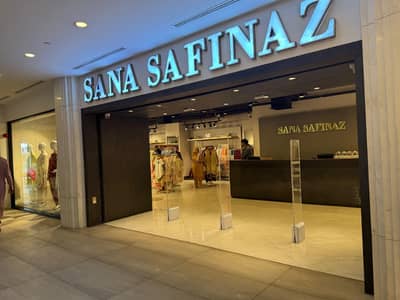 Investor Rate shop at prime location of Saddar available for sale