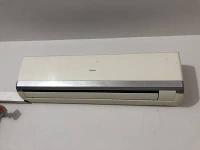 Kenwood ka outdoor hai or indoor haier ka hai