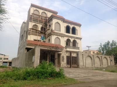 1 Kanal Triple Story Grey strucure House for Sale Ideal for Girls Hostel / High Rental Income