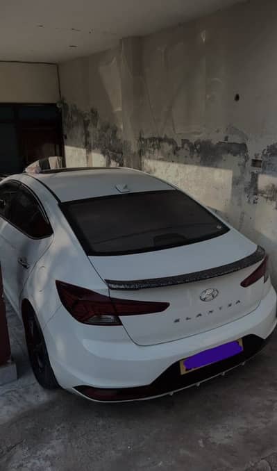 Hyundia Elantra | 1.6 | Total Genuine