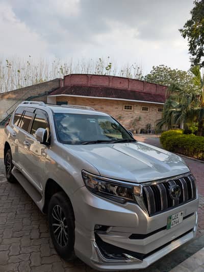 Toyota Prado TX 2010 I Lahore registered I Complete Geniune