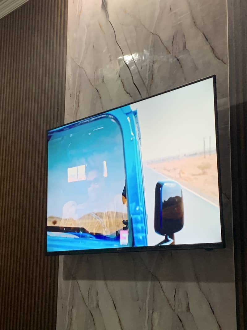 Multynet 60”Inch Android LED 5