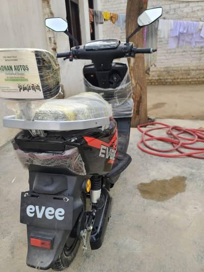 Electric scooty evee for sale