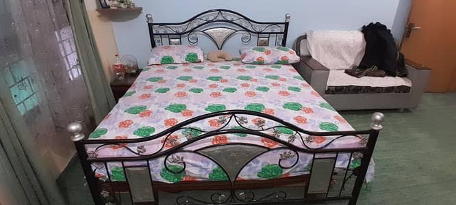 KING SIZE BED FOR SALE