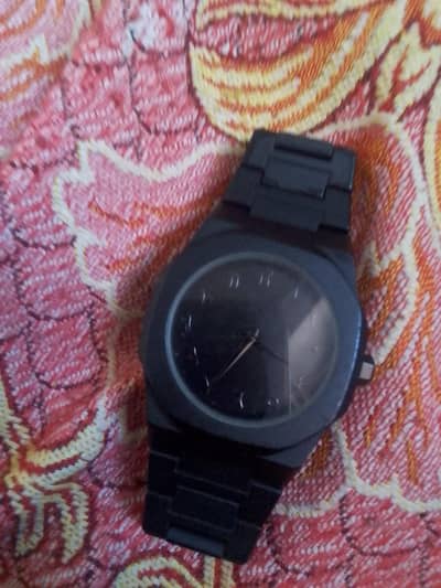 black aura watch