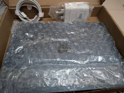 Apple iPad Air 5 Cellular+ wifi  GPS Enable Brand New