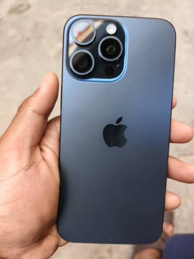 15 pro max Sim lock with full charger