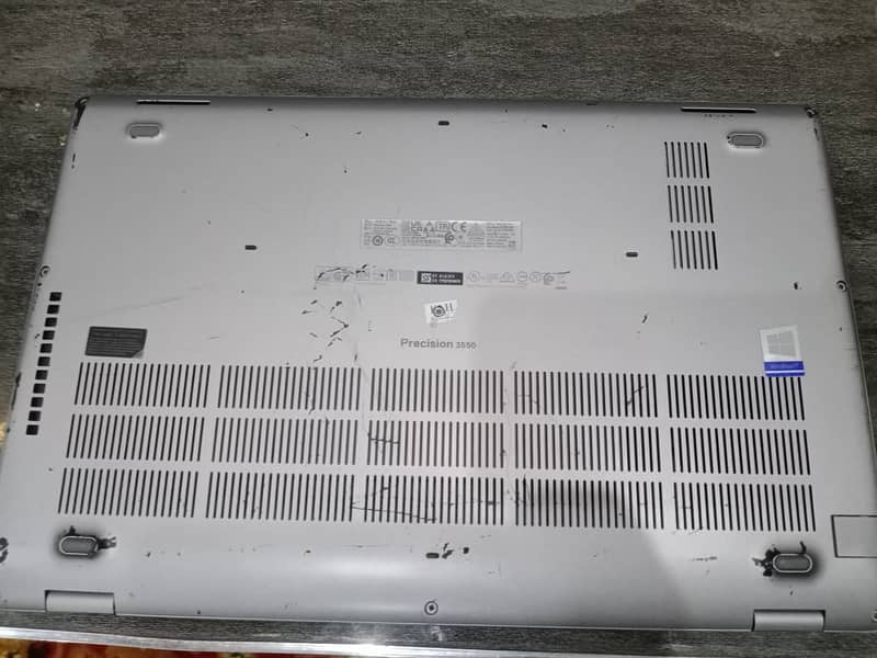 Dell Precision 3550 Workstation 11
