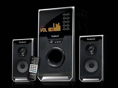 AUDIOINC BLUETOOTH SPEAKERS A ONE CONDITION ALL OK BEST SOUND HA