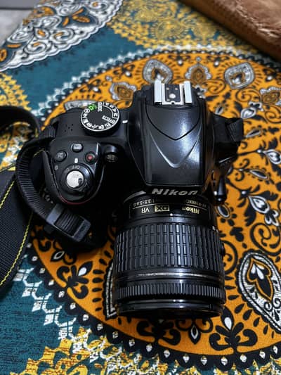Nikon D3300 with battery and charger