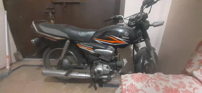 yamaha junoon Black colour