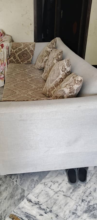 Elegant Sofa Set 1+1+3 – Stylish & Comfortable (Good Condition)