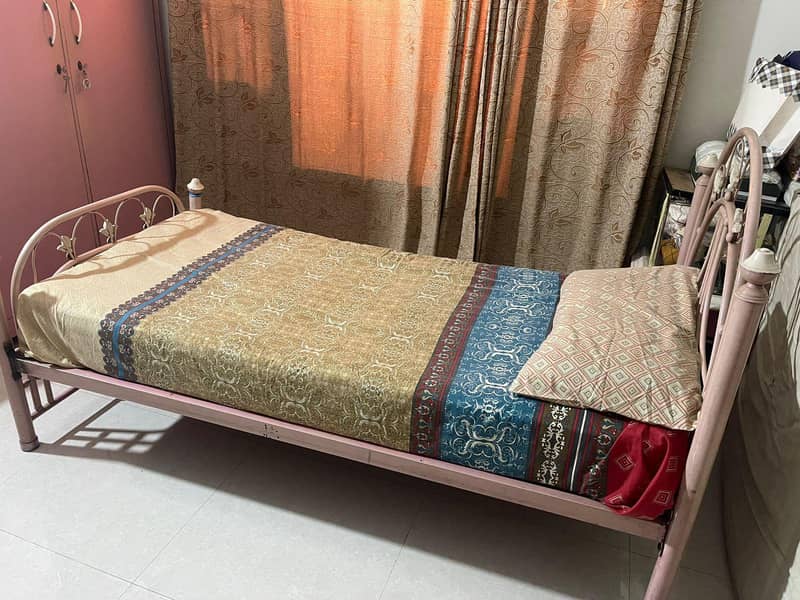 good condition single bed 2