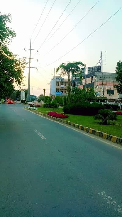 4 BED HOUSE AVAILABLE FOR SALE IN ASKARI 11 LAHORE CANTT