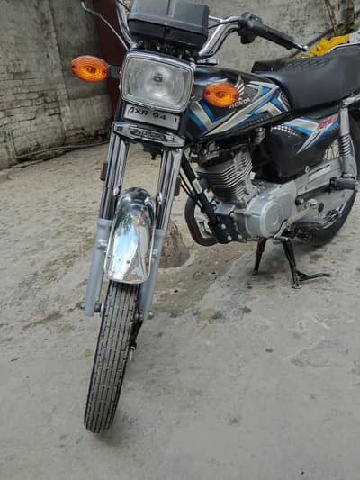 125 24/25 black colour . . transfer biometric on spot. . card on my name