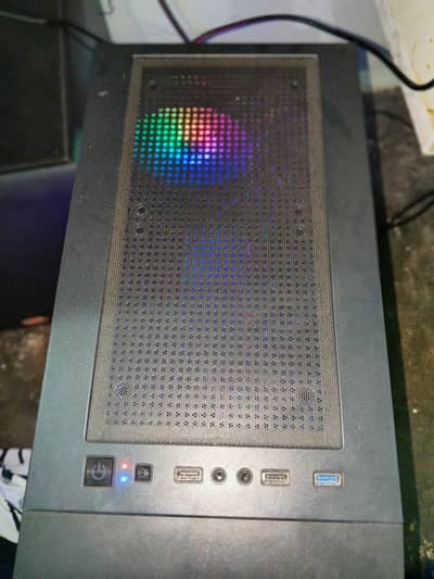 SELLING NEW GAMING PC , INTEL BUILT