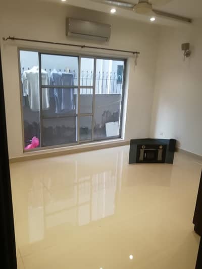 1 Kanal Bungalow For Sale In DHA Lahore