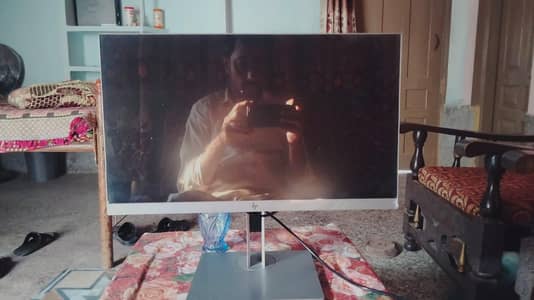 HP Borderless LED 22inch