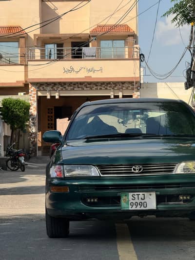 Toyota Corolla SE Saloon