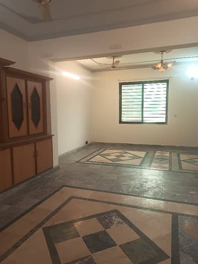 4 bedroom 10 Marla upper portion for rent demand 85000