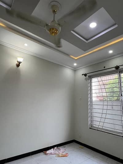 25/40 House Available For Rent in G13
