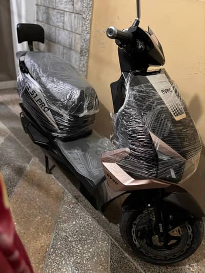 Evee S1 Pro Electric Scooty – Brand New (Only 10KM Used)