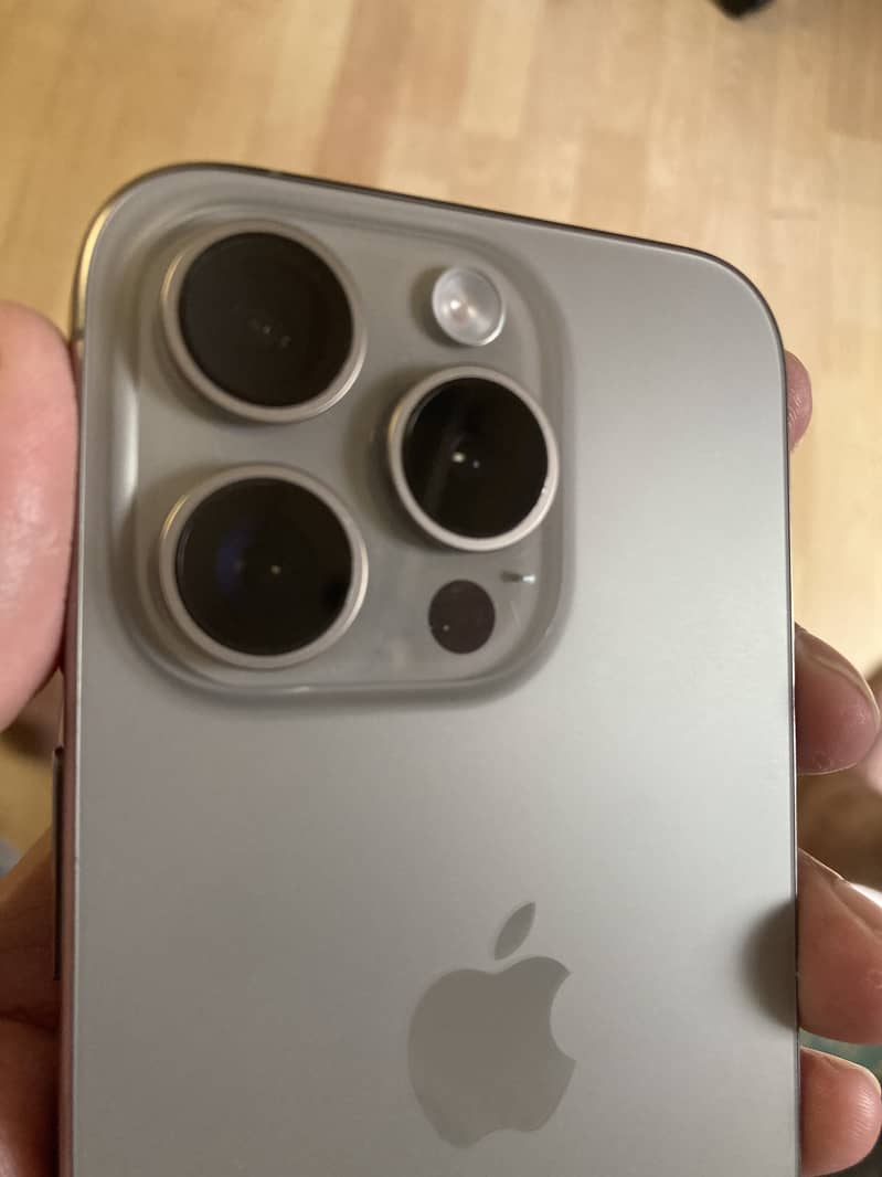 Scratchless, Mint Condition iPhone 15 Pro 3